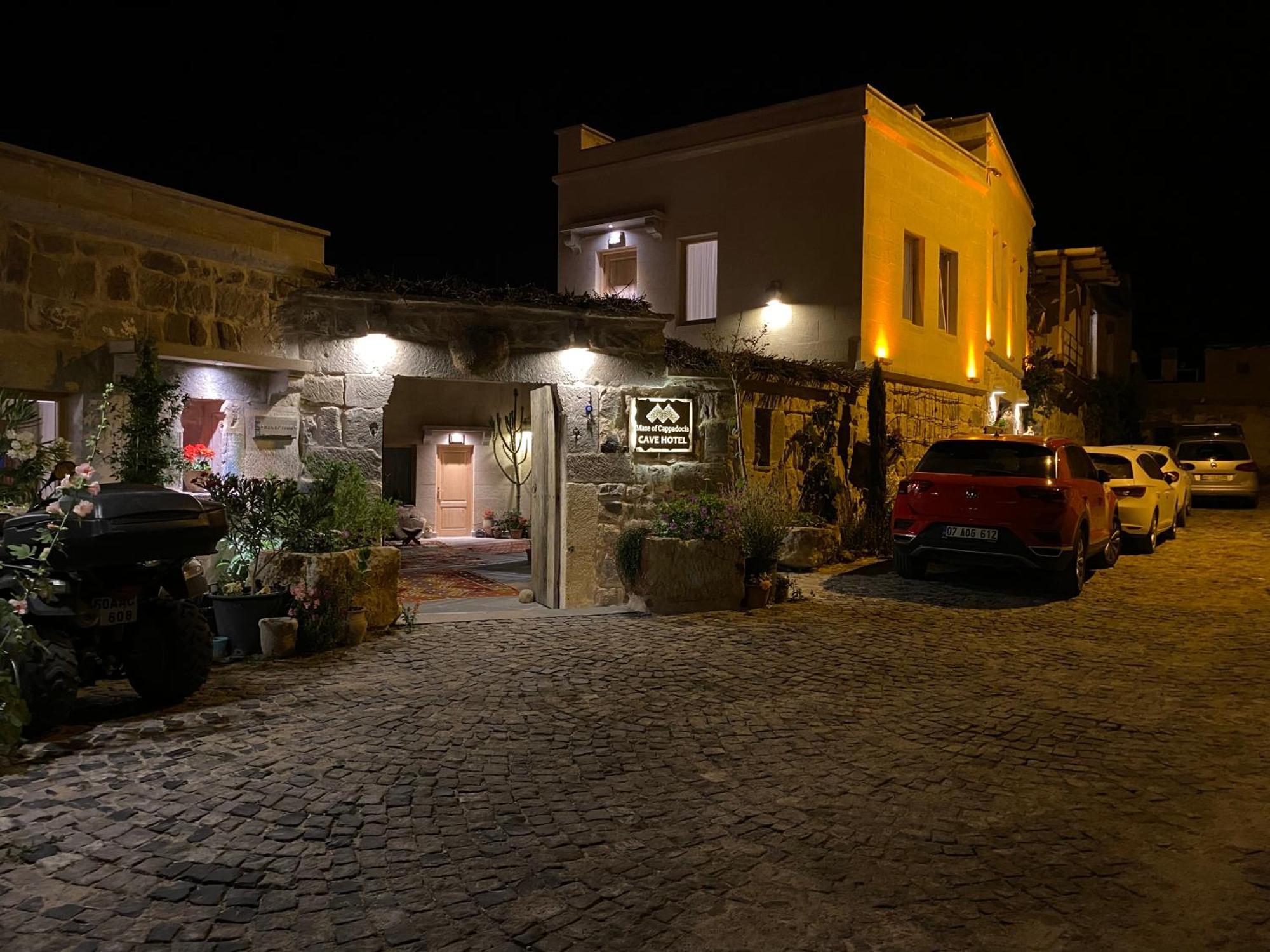 Maze Of Cappadocia Hotel Üchisar Bagian luar foto
